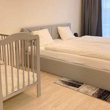 Tran Chien Apartment With Free Private Parking Prague Exterior photo