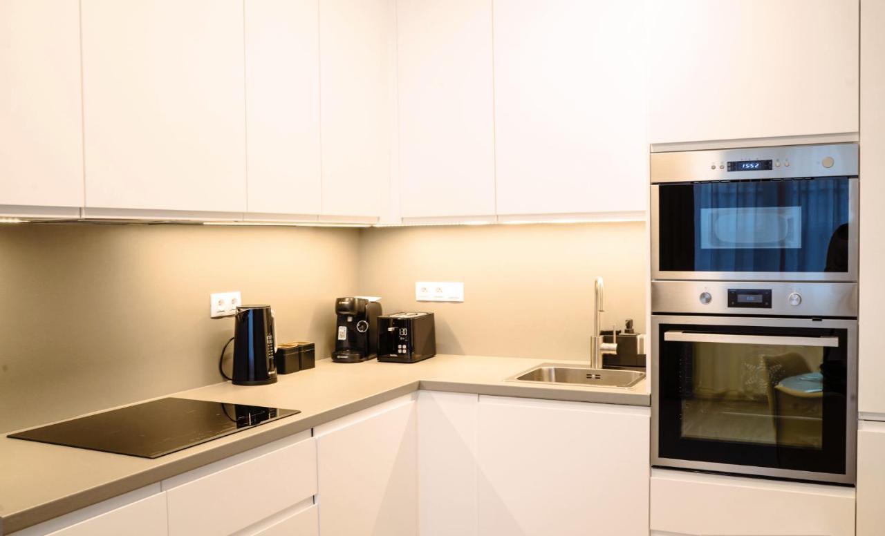 Tran Chien Apartment With Free Private Parking Prague Exterior photo